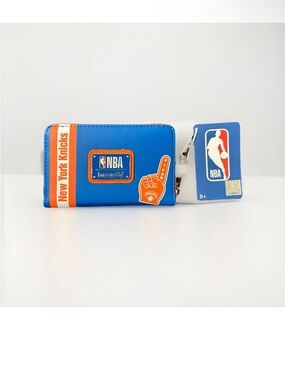 NBA New York Knicks Loungefly Zip Wallet